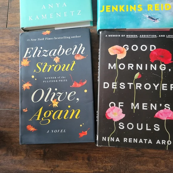 Set of 4 books - Picture 2 of 4